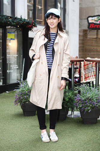 カロスキルで発見!スールスタイル・ウンドニョ
長めのトレンチコートファッションに適度な差し色を加えて
ファッションフォトより