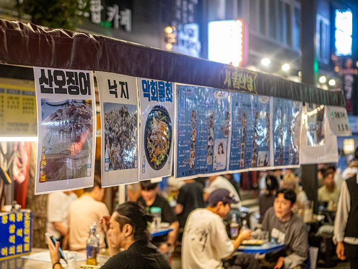 写真付きメニューもあるので値段を確かめて