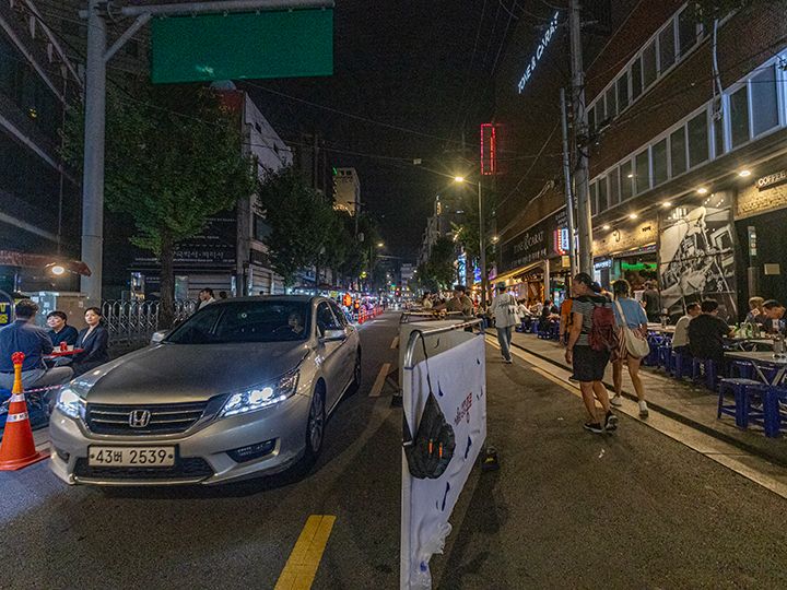 通行時は必ず歩道エリアを