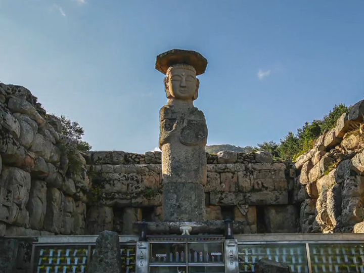 弥勒里 石仏立像｜忠州(大田・忠清道)の観光スポット｜韓国旅行