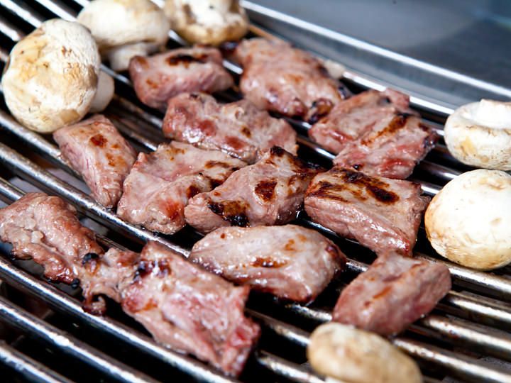 カルメギサルを看板メニューにしているお店が多い