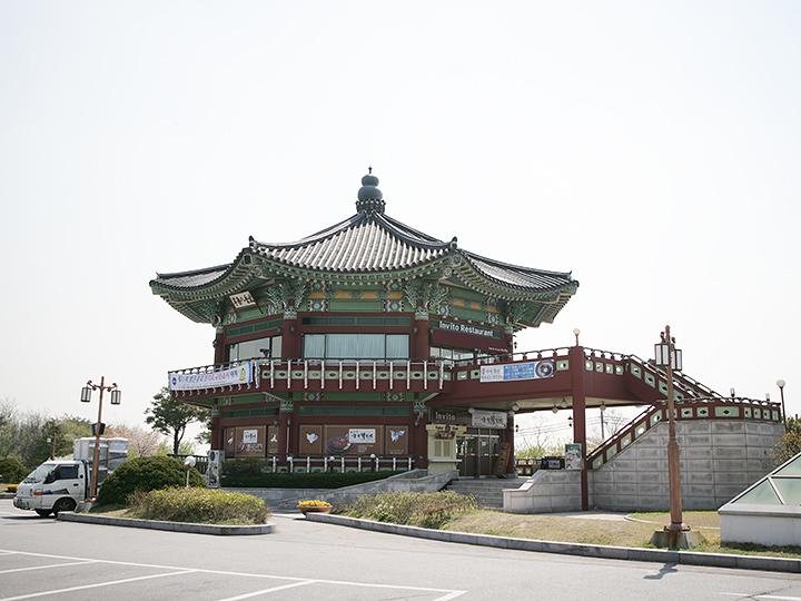 北岳スカイウェイ展望台・八角亭