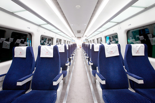 快適な座り心地の直通列車