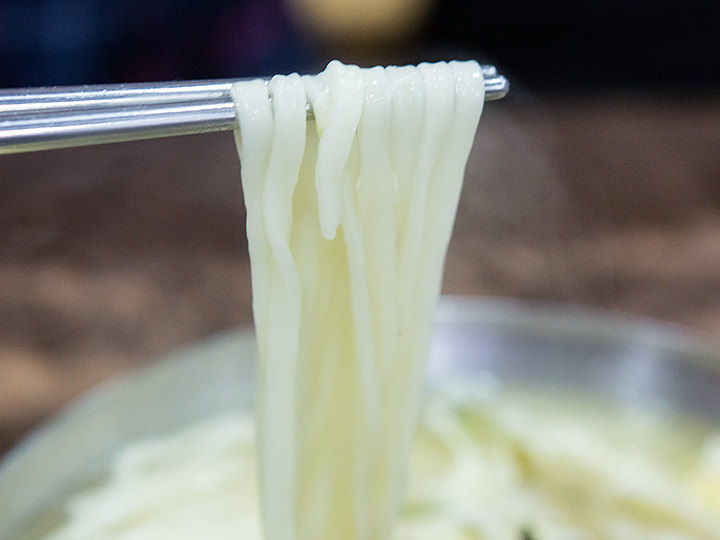つるんと喉越しの良い麺