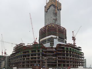 モールとタワー建設中(2013年撮影)