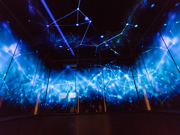 エレベーター
大迫力の映像を見ながら
※写真提供:ロッテワールドタワー