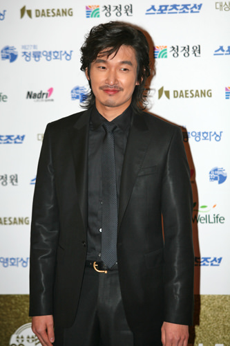 チョ・スンウは伝説の大学路ミュージカル「地下鉄1号線」出身