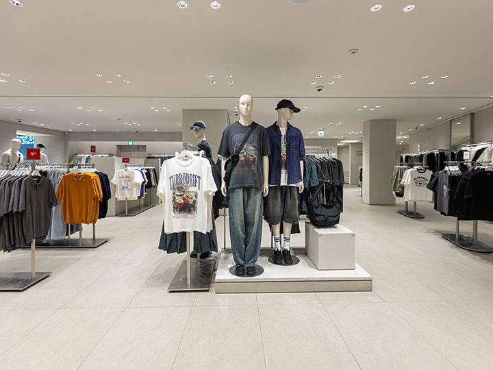 メンズフロアも充実