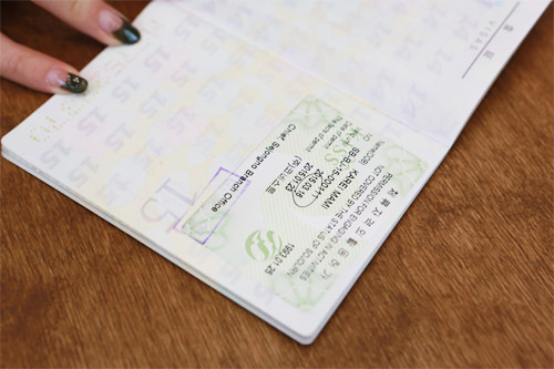 7.資格外活動許可受領
パスポートのビザのページに「資格外活動許可」のステッカーが貼られているのを確認しましょう。