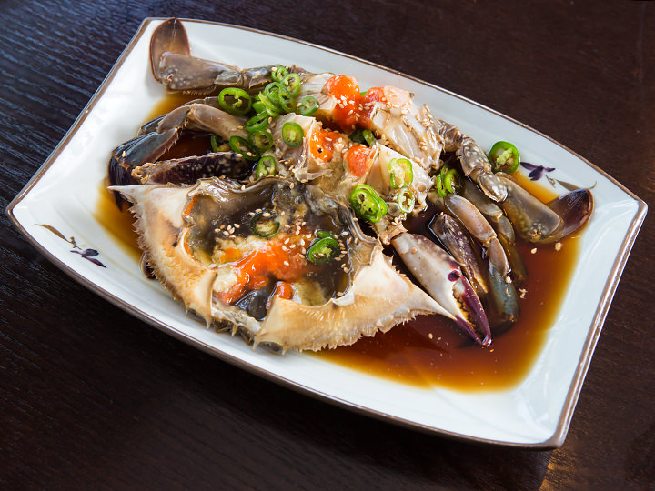 秘伝の醤油に漬かったカンジャンケジャン