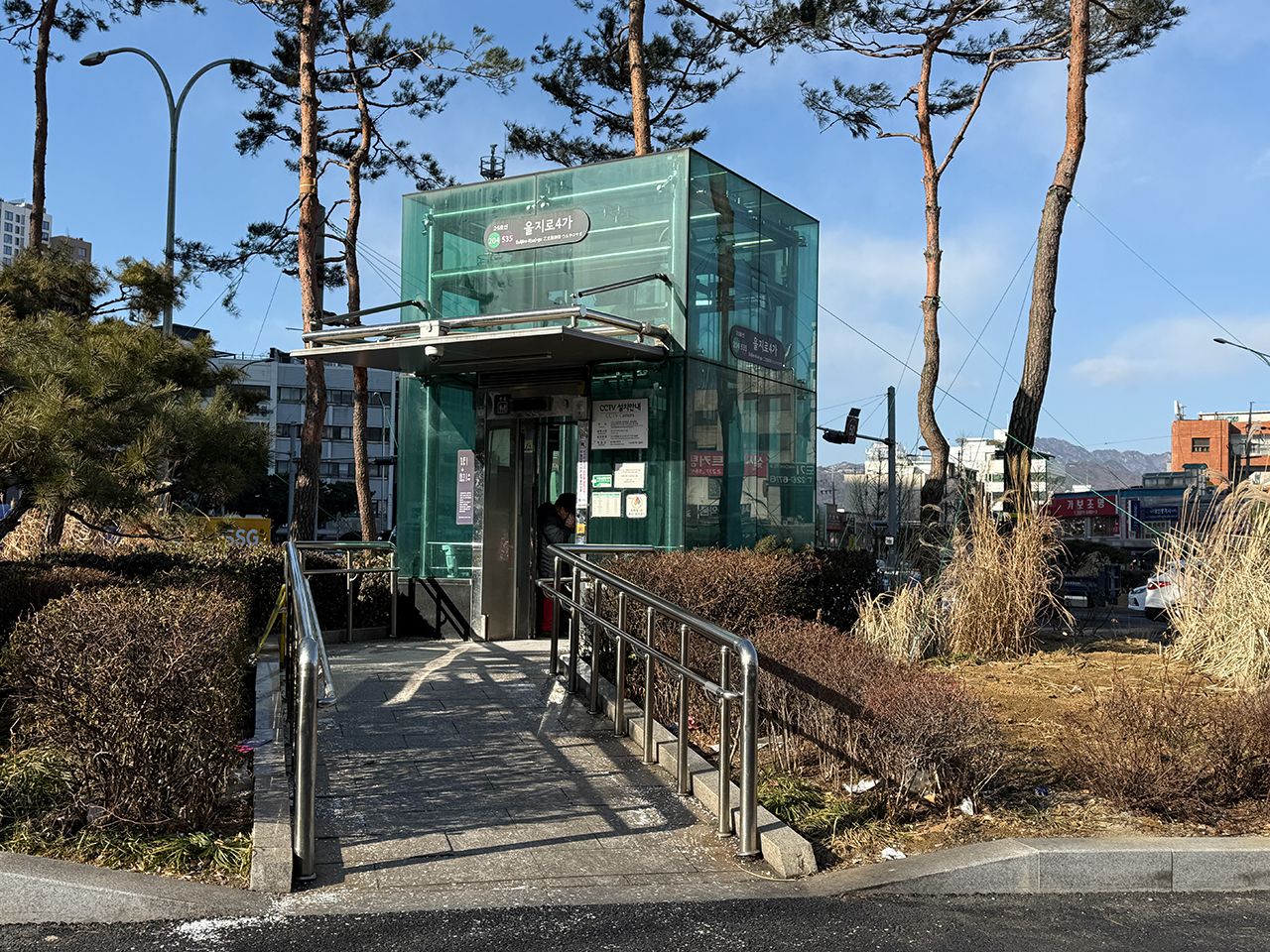 7・8番出口付近にはエレベーターも設置