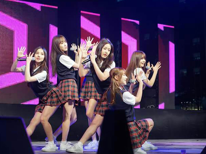 GFRIEND(ヨジャチング)
無料でコンサートを楽しめるので、K-POPファンにとっては穴場かもしれません♪