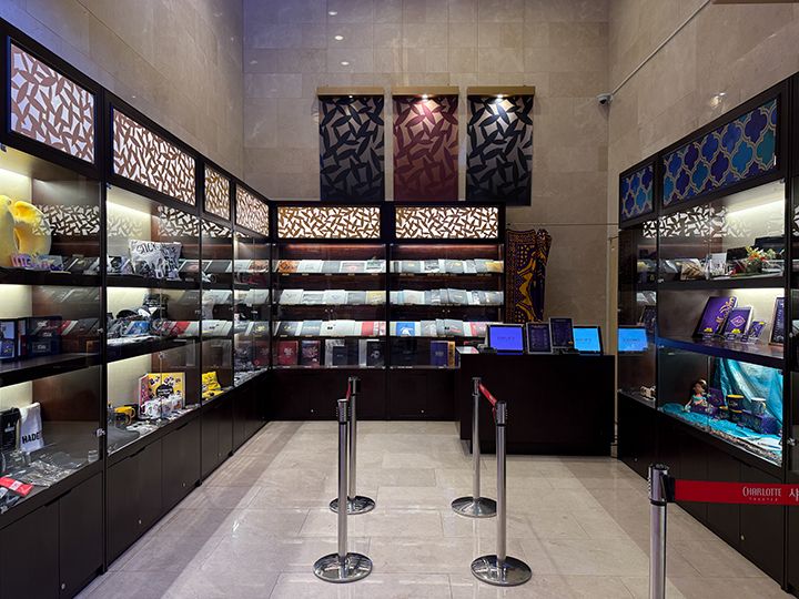 グッズ販売(1階ほか)