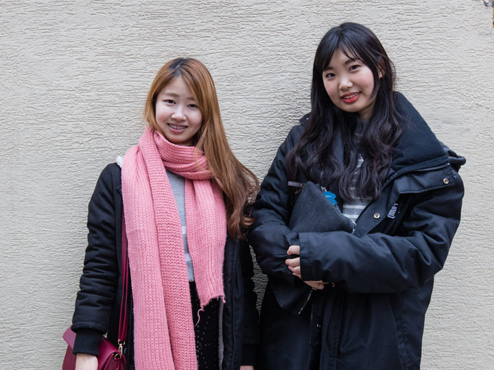 (左から) しおり 延世(ヨンセ)大学・修士課程、ゆな・高麗(コリョ)大学・学部生