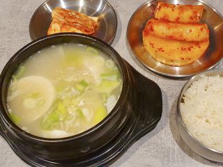 ランチタイム限定メニュー「プゴク」で昼食をとってみても