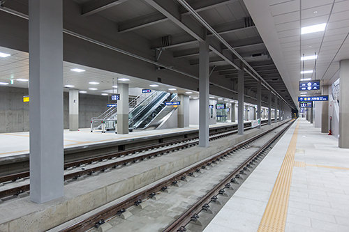 プラットホーム