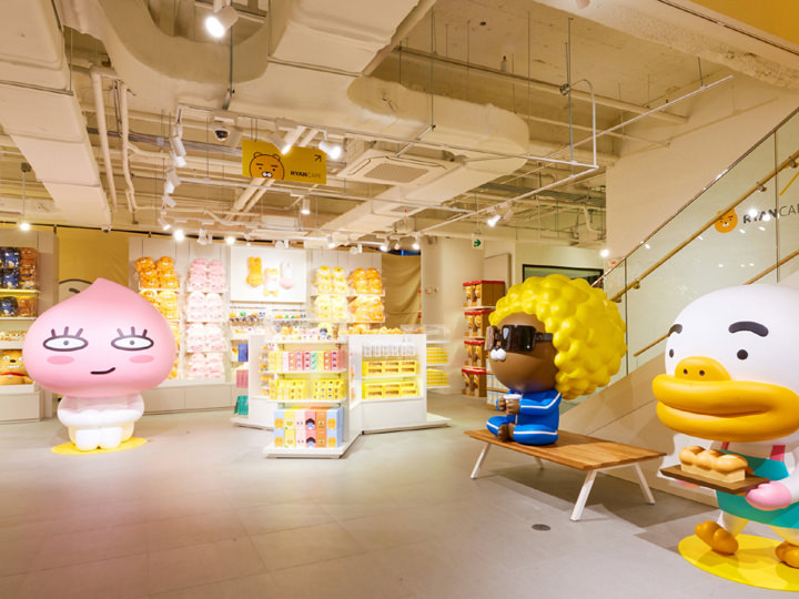 Kakaoフレンズストア 弘大フラグシップストア 弘大 ソウル のショッピング店 韓国旅行 コネスト