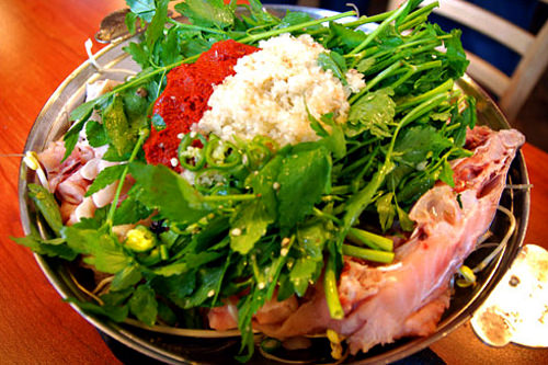 にんにくが効いたピリ辛スープは体の芯から温まる!