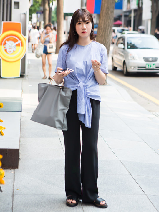 「ZARA」のシンプルなハンドバッグは普段使いにもってこい
(ヒョンジンさん・社会人)