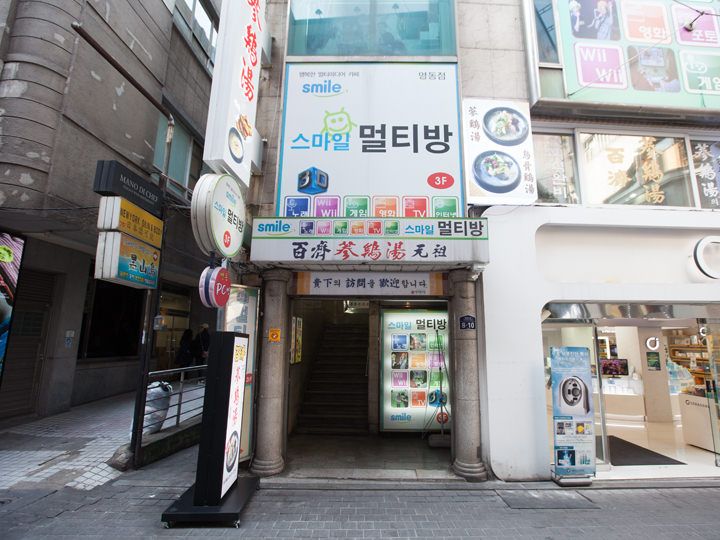 お店は2階に