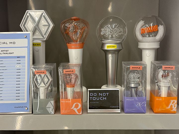 K-POPアイドルの
公式ペンライト