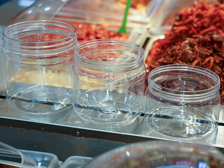 容器のサイズも大小様々