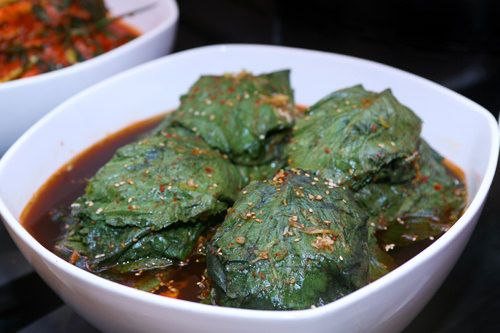 エゴマの香りとピリ辛ヤンニョムは相性抜群