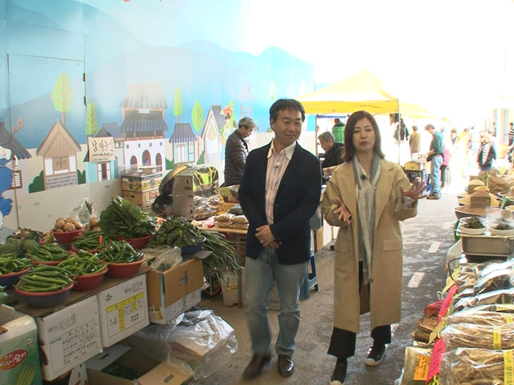 山の幸がたくさん並ぶ市場!