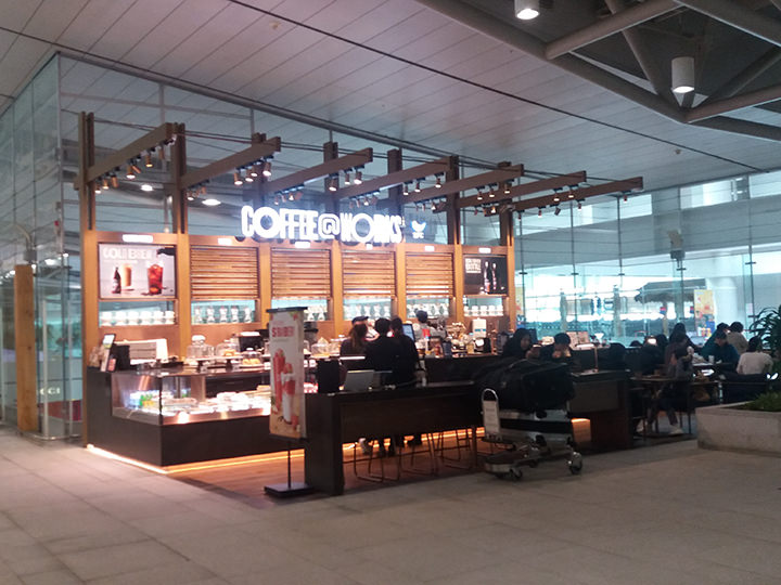 第1ターミナル4階「coffe @ works」