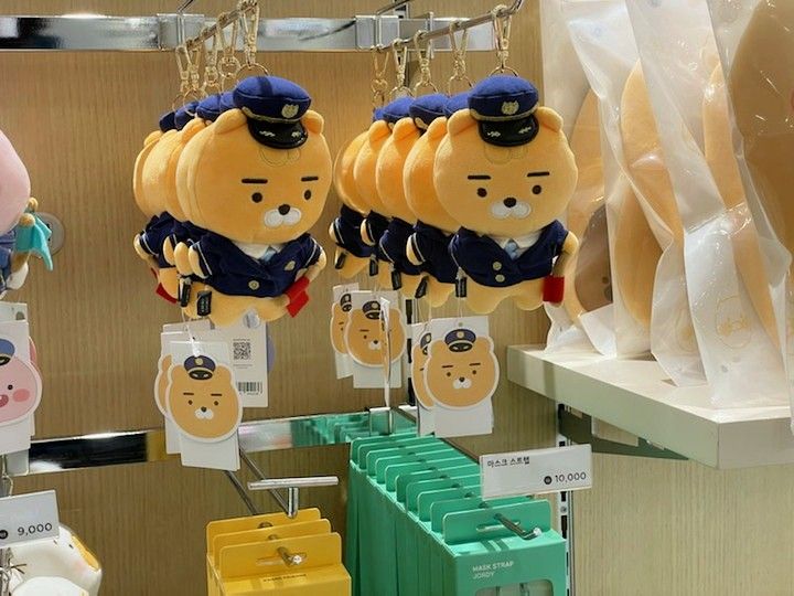 KAKAOフレンズストア ソウル駅店
鉄道限定グッズが買える