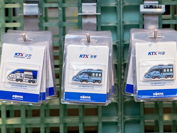 KTXの車種別マグネット
(TRAIN MATES)