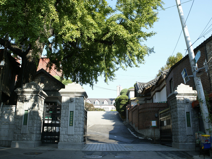 学校の正門