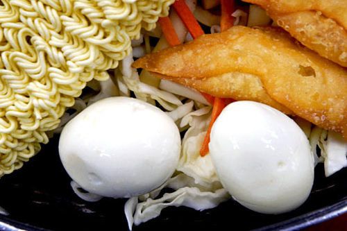 これもトッポッキ鍋には欠かせないゆで卵