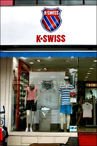 K・SWISS