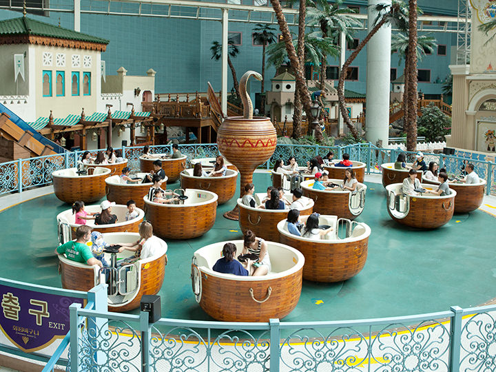 「回転バスケット」
ハンドルを回すと、回転速度が速くなります!