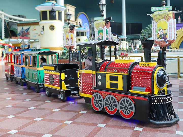 「ロッティートレイン」
キュートなミニ列車にのって小旅行気分