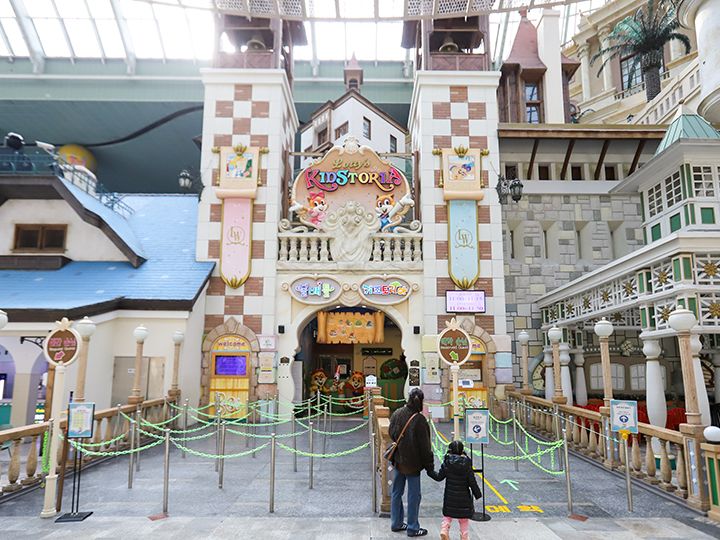 「ロッティーのキッズトリア」は、思う存分に裸足で遊べる大人気の空間