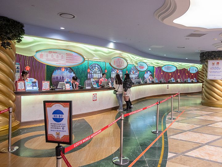 チケットカウンター