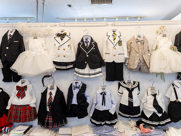 制服・ドレス・スーツ