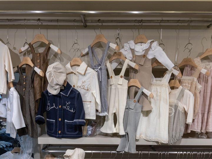 落ち着いたくすみカラーが可愛い「モンベベ」