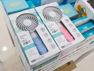 電池式のミニ扇風機が夏の売れ筋商品