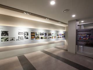 地下１階から地上２階の展示室では、南北分断に関する資料や展示が見られる