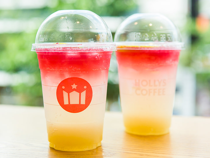ハイビスカスティーの赤とレモンの黄色が華やかな「レモンサンライズスパークリング」