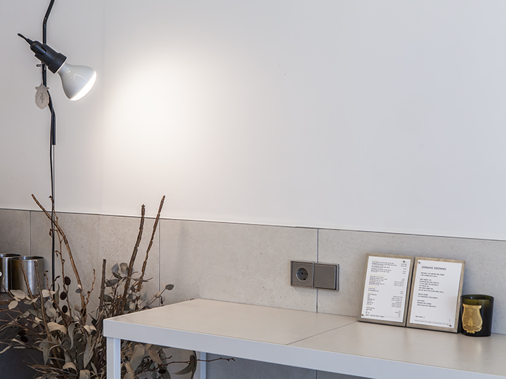 間接照明やキャンドルにも気を配った