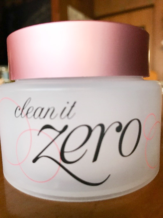 banila co.「クリーンイットゼロ ピンク」(100ml、18,000ウォン)
マスカラOFFも簡単で、練り状のオイルですが柔らかく香りも良いです♪
口コミの内容を見る >>