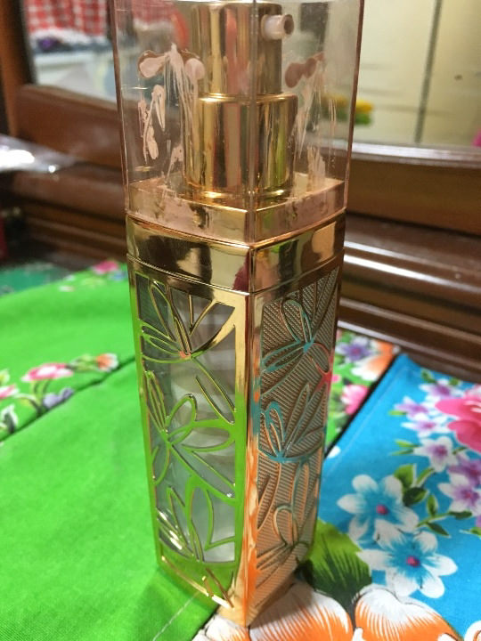 MISSHA「シグニチャー フィラーBBクリーム」(29,800ウォン)
初めて韓国でパケ買いしてから気に入って、4~5本はリピートしています。
口コミの内容を見る >>