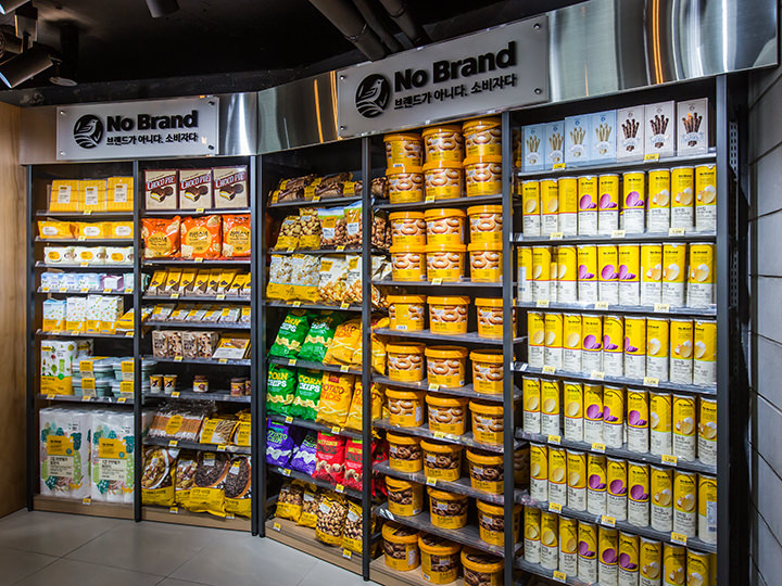 新世界グループのブランド「No Brand」の商品も揃います