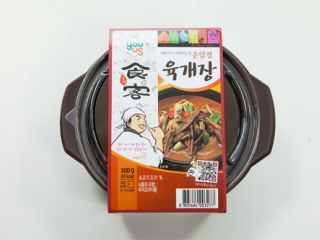 「ユッケジャン(牛肉のピリ辛スープ、3,000ウォン)」