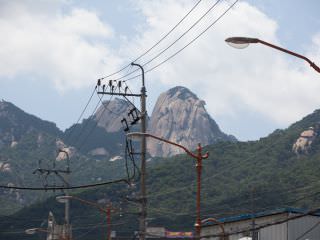 登山村の入口から見える北漢山の一角