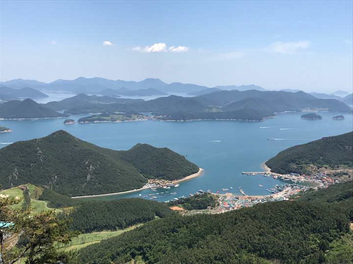 閑麗(ハルリョ)海上国立公園を一望できます